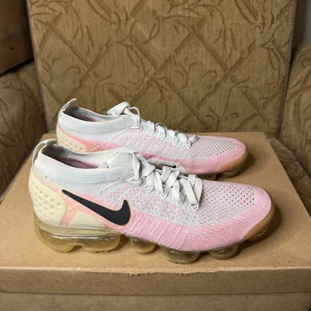 Nike Air VaporMax Flyknit White Pink 942843-102 Women's Size 8 Sneakers